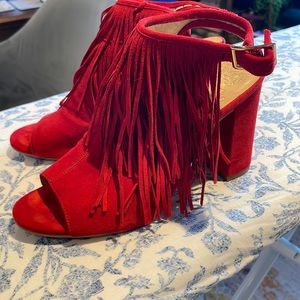 Vince Camuto red suede fringe block heels Size 8